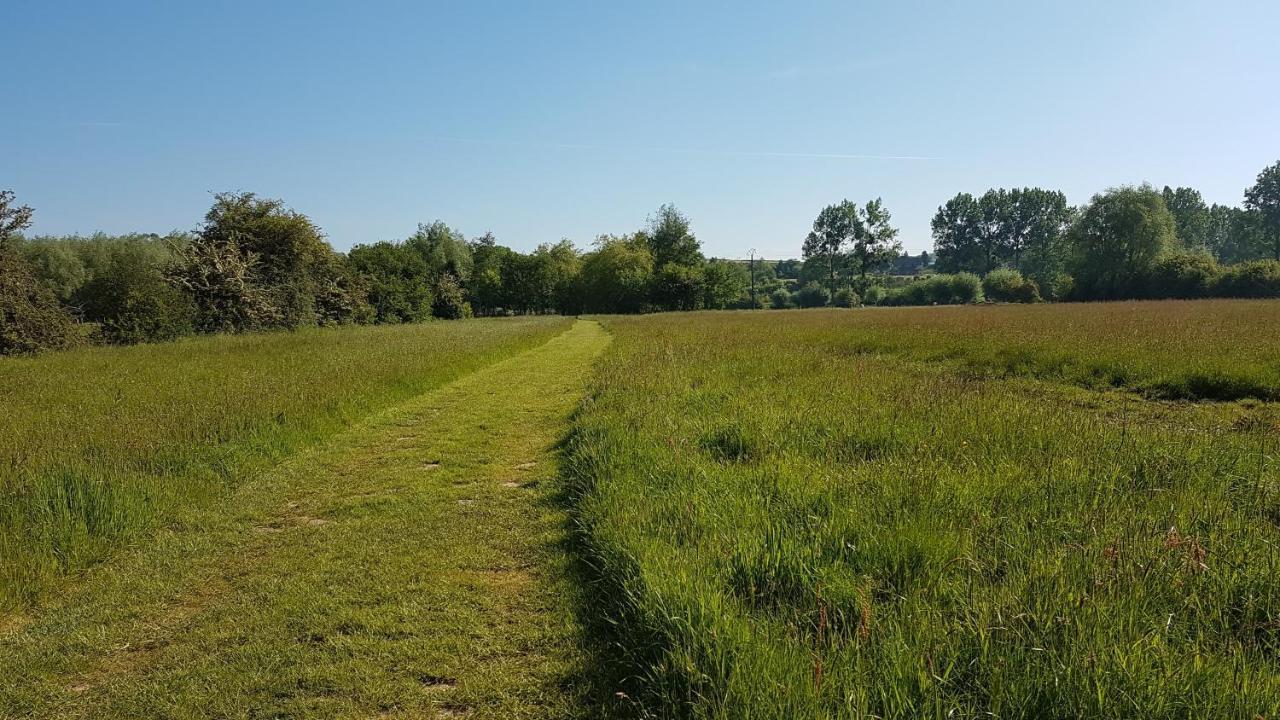 Gite Du Vieux Saule 1 Gite Avec Spa Privatif Pour 2 Personnes 1 Suite Familiale Sans Spa Vieil-Hesdin المظهر الخارجي الصورة